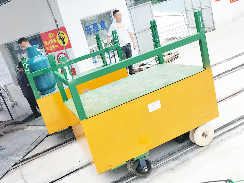 抱轨式人车性能特点